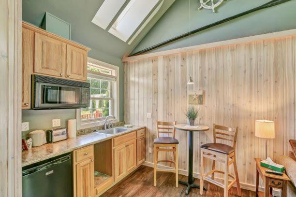 فندق Fish Creek Inn