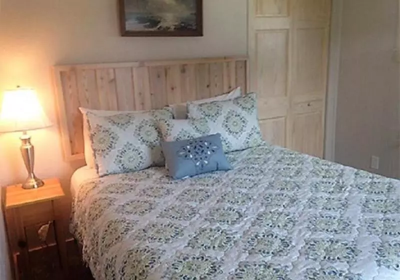 هتل Fish Creek Inn