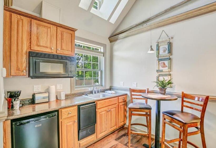 فندق Fish Creek Inn