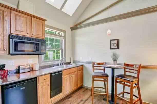 هتل Fish Creek Inn