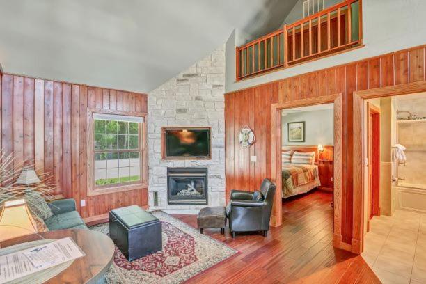 فندق Fish Creek Inn