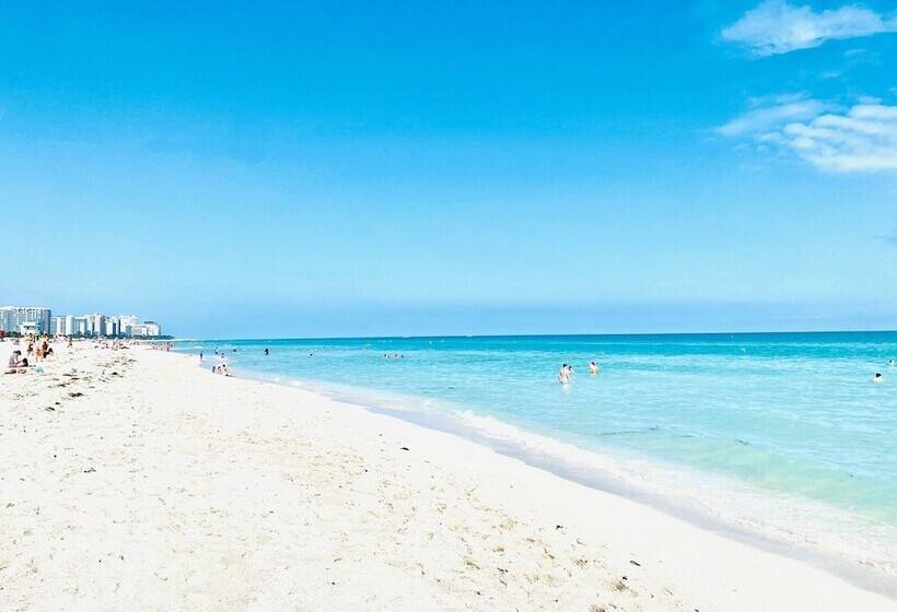 בית מלון כפרי Indigo Miami Brickell By Ihg