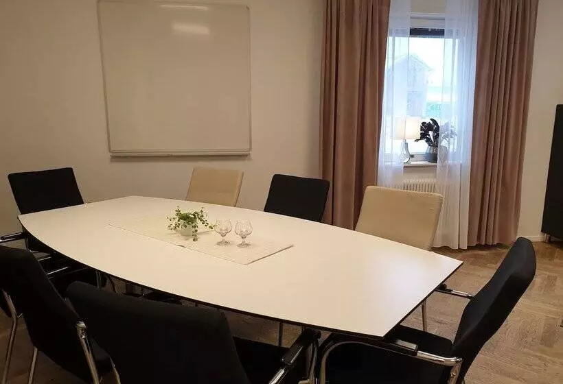 Smålandsstenar Hotell