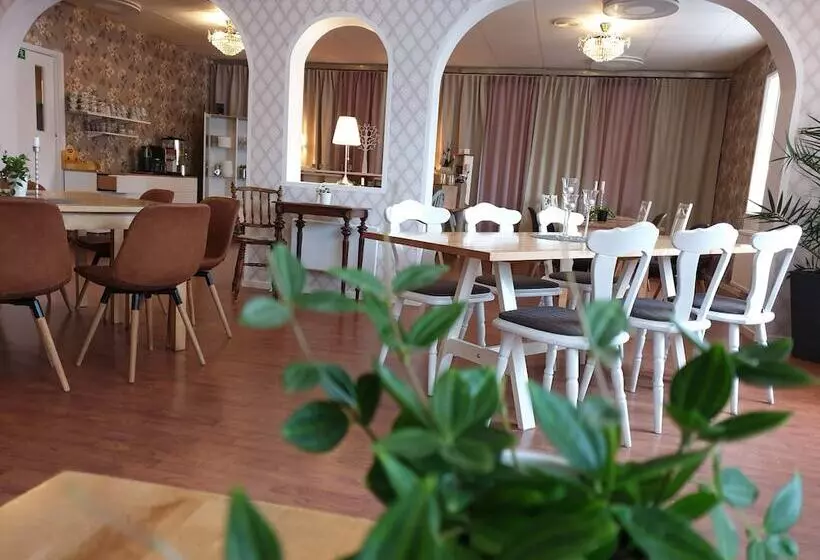 Smålandsstenar Hotell