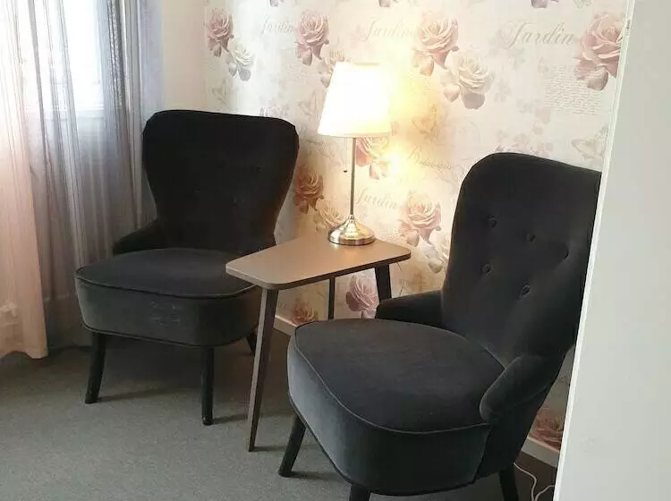 Smålandsstenar Hotell