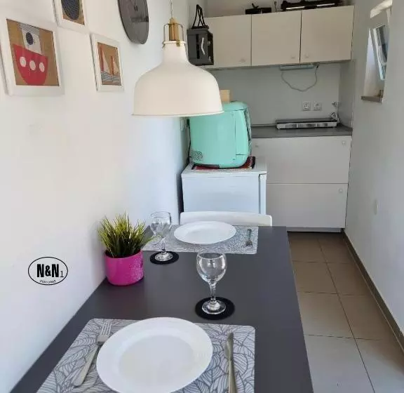 پانسیون N&n Apartments And Rooms By Locap Group