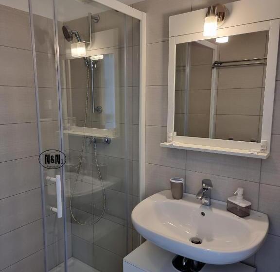 پانسیون N&n Apartments And Rooms By Locap Group