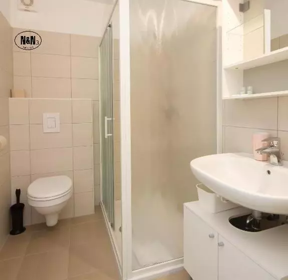 پانسیون N&n Apartments And Rooms By Locap Group