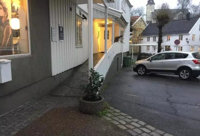 ペンション Holsthuset Losji