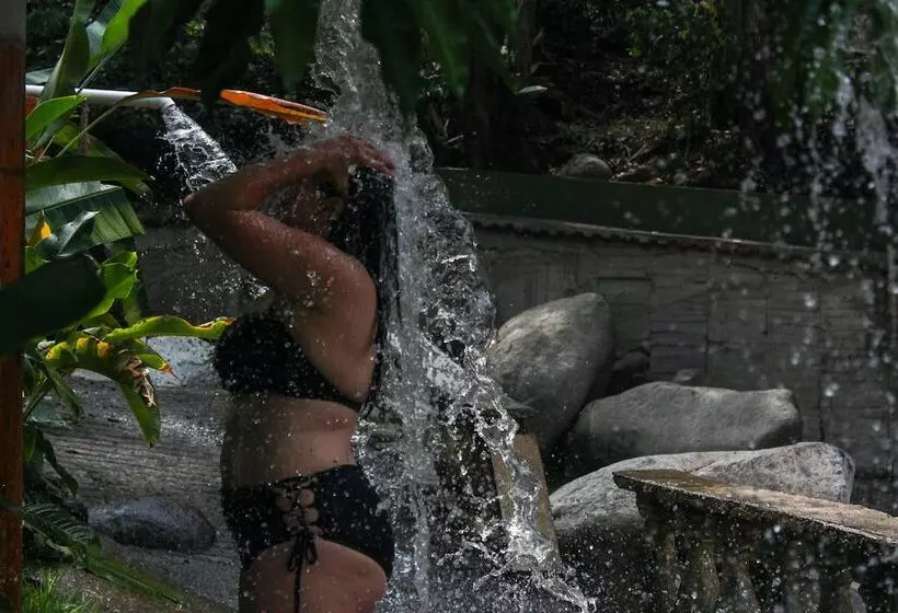 ユースホステル Rio Escondido