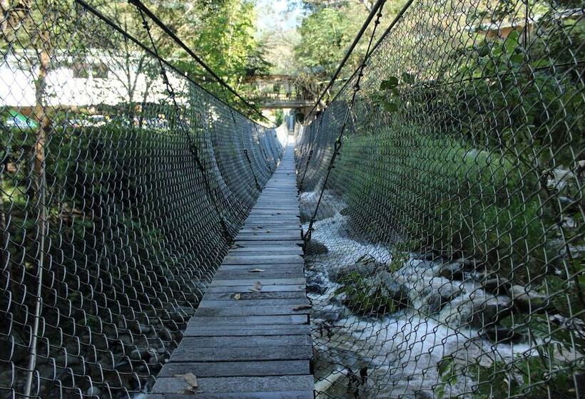 旅馆 Rio Escondido