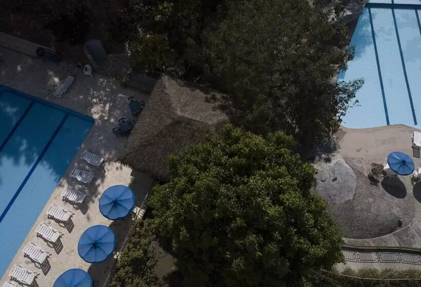 ユースホステル Rio Escondido