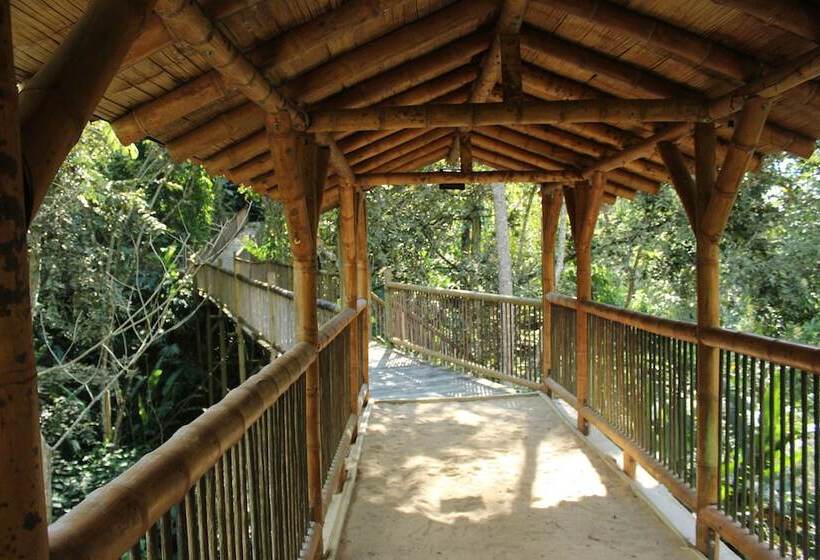 旅馆 Rio Escondido