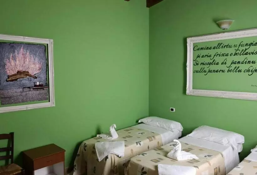 ホテル Azienda Agrituristica La Fonte