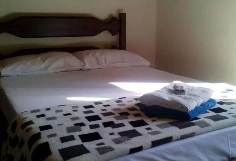 Retkeilymaja Pousada Moporã, A Antiga Pousada Do Waldir, Com Amplas Suítes No Centro De Aiuruoca