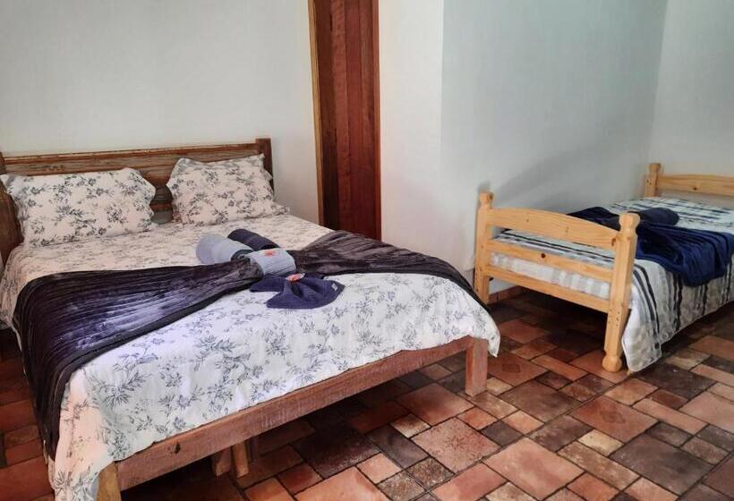 پانسیون Pousada Bruxa Marela