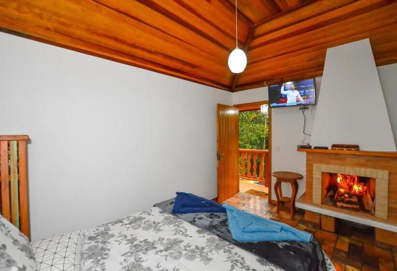 پانسیون Pousada Bruxa Marela