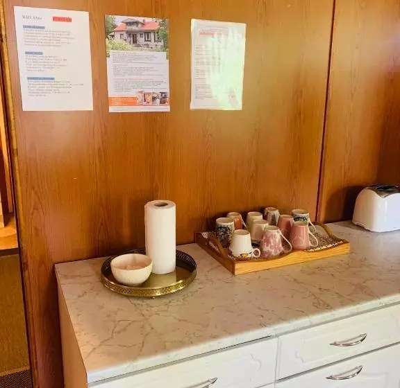 Retkeilymaja Majatalo Tyrni