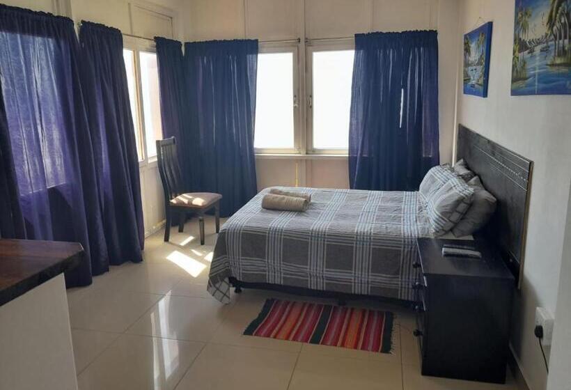 فندق صغير Umkomaas Lodge