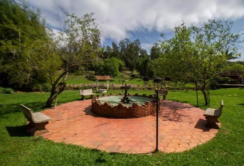 Hotelli Estância Canaã Atibaia