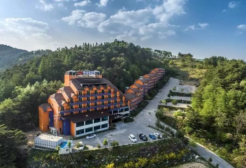 Hyundai Elliot Hotel And Resort