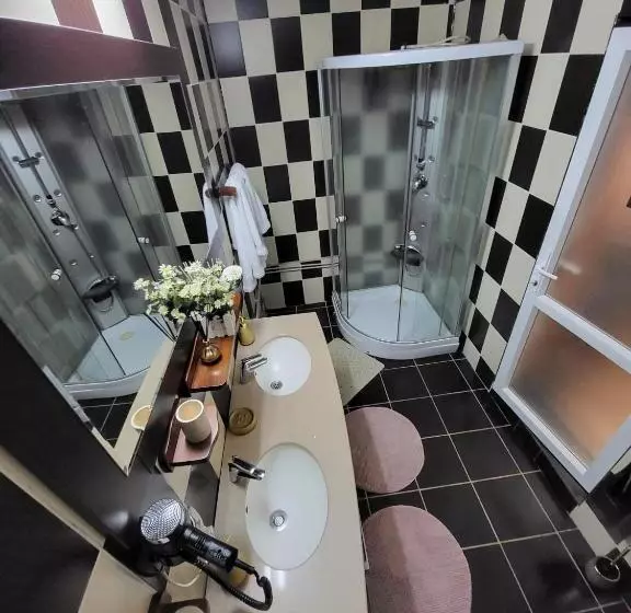 پانسیون Amaraz Center