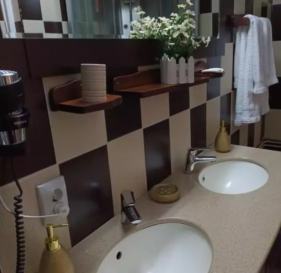 پانسیون Amaraz Center