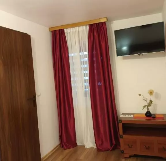 پانسیون Amaraz Center