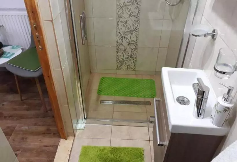 پانسیون Amaraz Center