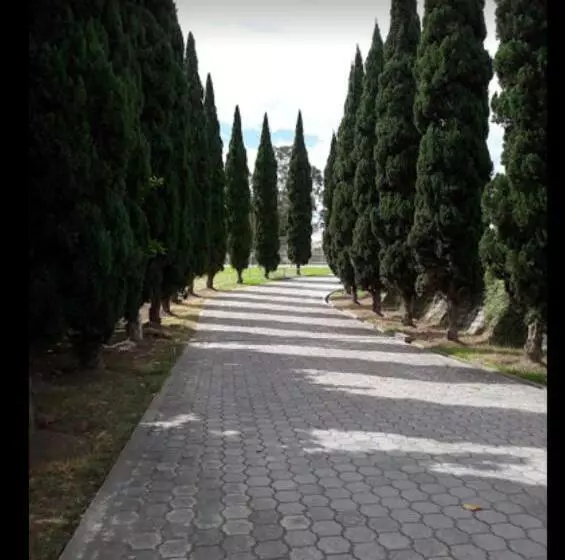 Quito Airport Suites Hotel