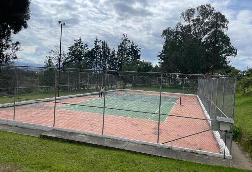 Quito Airport Suites Hotel