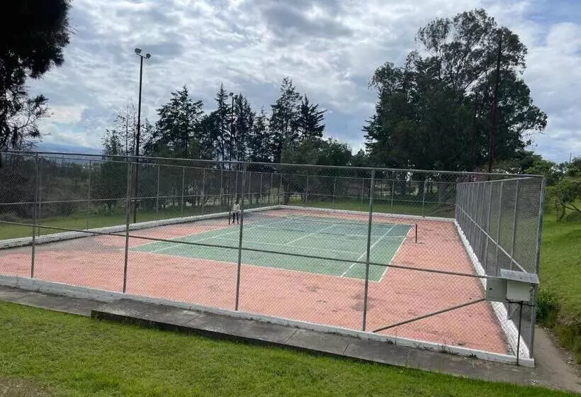 Quito Airport Suites Hotel