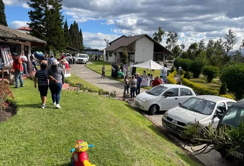 Quito Airport Suites Hotel