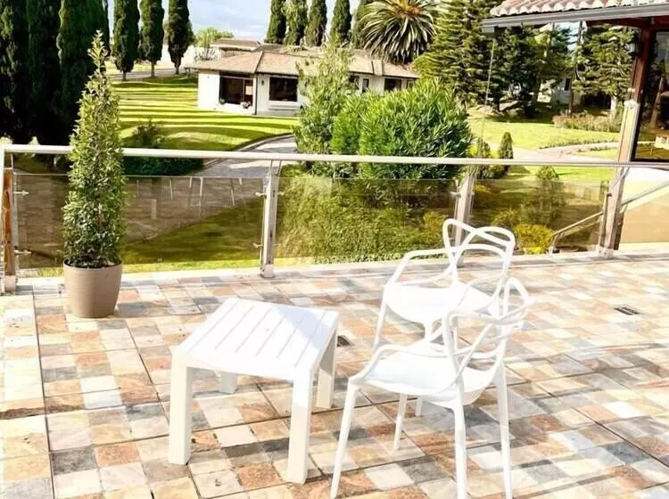 Quito Airport Suites Hotel