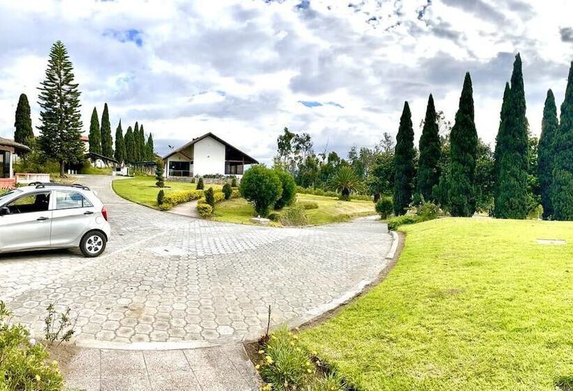 Quito Airport Suites Hotel