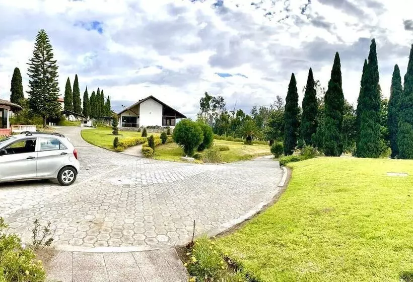 Quito Airport Suites Hotel