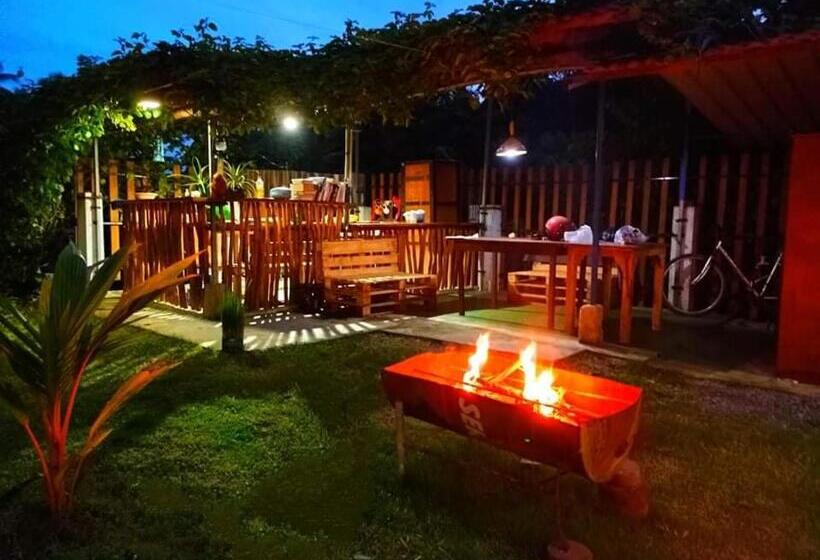 پانسیون Hilltop Bungalow