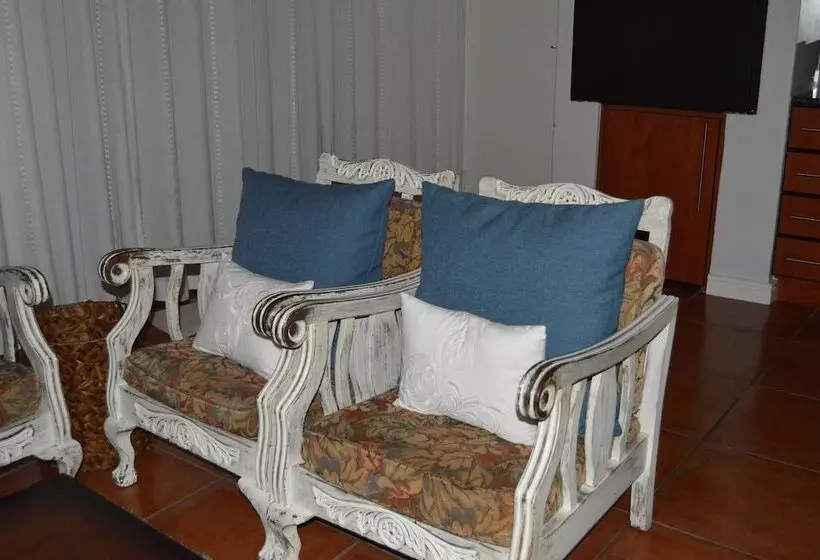 ペンション Lu S Guest House