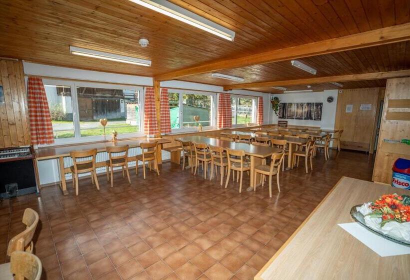 ペンション Pensiun Lischana