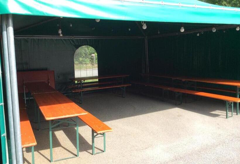 ペンション Pensiun Lischana