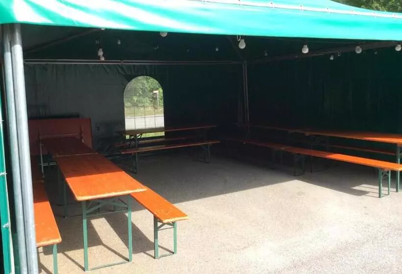 ペンション Pensiun Lischana