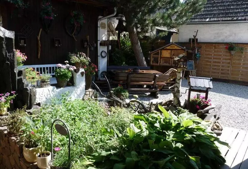 ペンション Guesthouse Eden