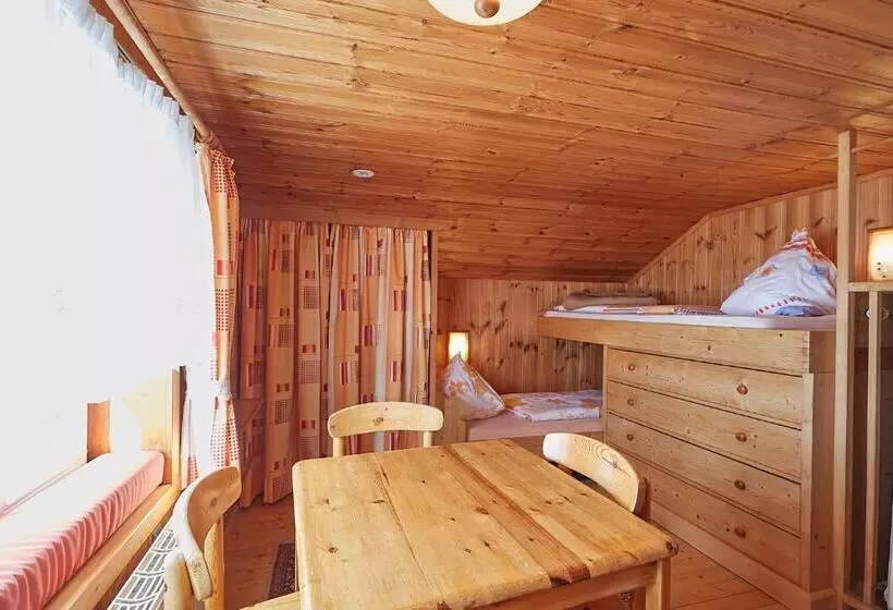 ペンション Krummholzhütte