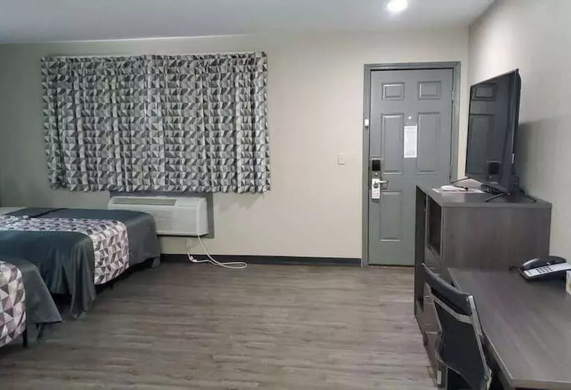 Crescent Park Motel & Suites