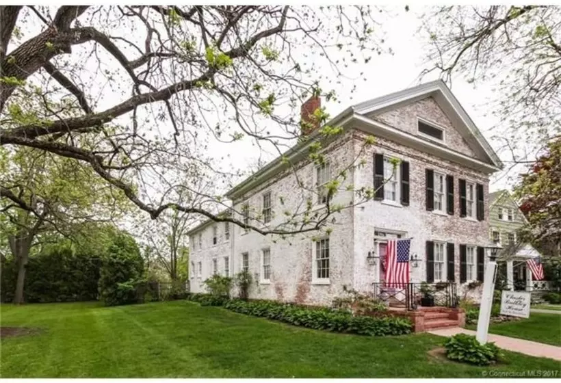 Отель Chester Bulkley House Bed & Breakfast