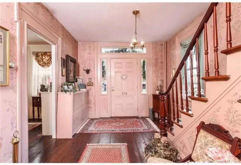 Отель Chester Bulkley House Bed & Breakfast