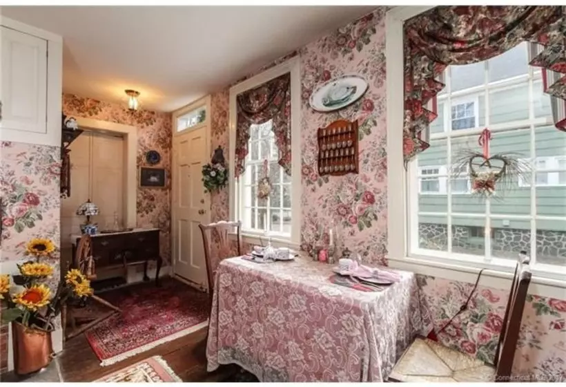 Отель Chester Bulkley House Bed & Breakfast