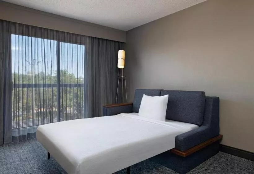 Hotel Courtyard By Marriott Austin The Domain Area