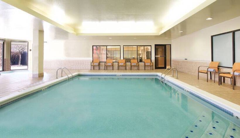 酒店 Country Inn & Suites By Radisson, Columbus Edinburgh