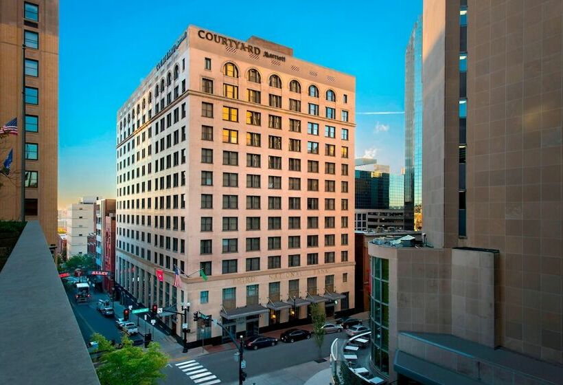 فندق Courtyard By Marriott Nashville Downtown